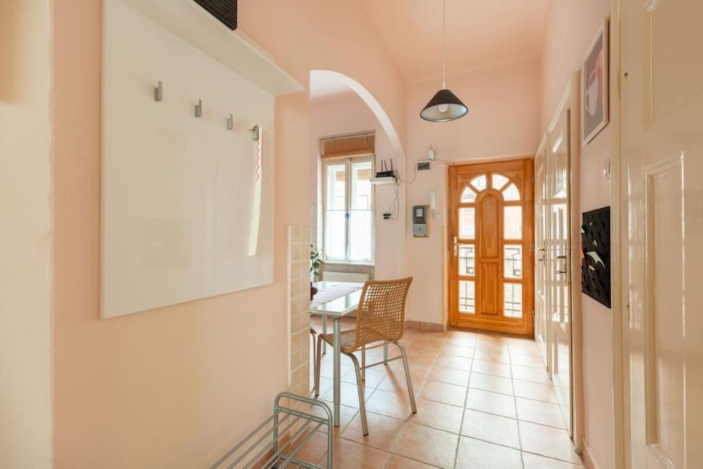 Sunny Bright, Centrally Located, Ac Balcony By Nw Apartamento *