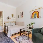 Sunny Bright, Centrally Located, Ac Balcony By Nw