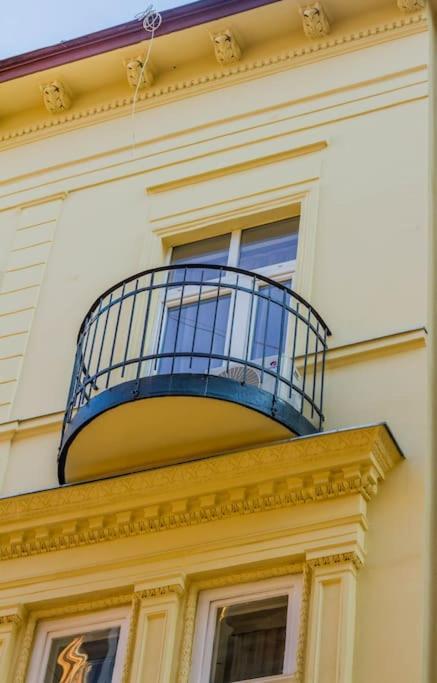 Apartment Sunny Bright, Centrally Located, Ac Balcony By Nw *