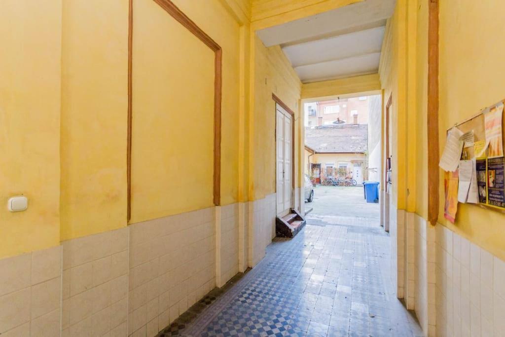Sunny Bright, Centrally Located, Ac Balcony By Nw Apartment *