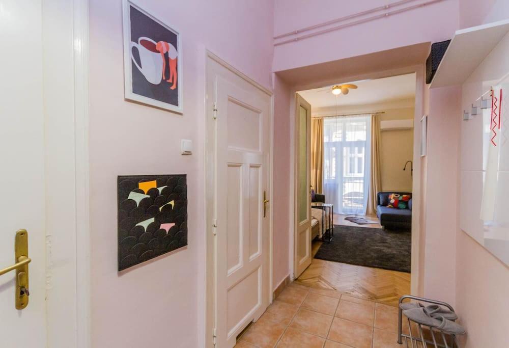 Apartment Sunny Bright, Centrally Located, Ac Balcony By Nw Budapest