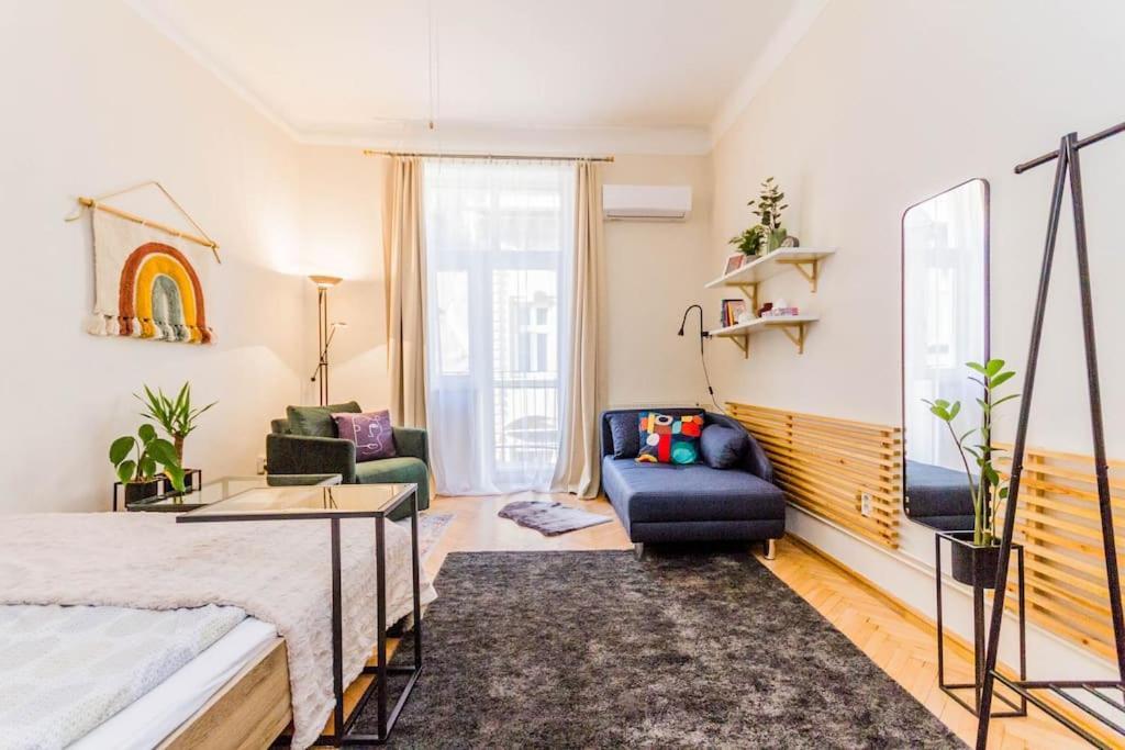 Sunny Bright, Centrally Located, Ac Balcony By Nw Budapest