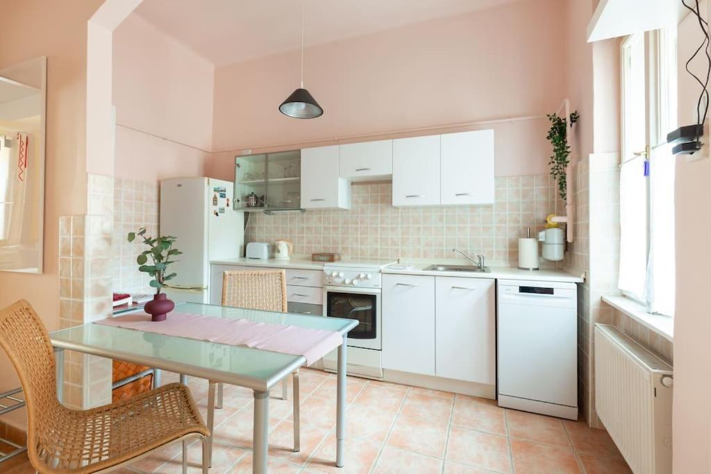 Sunny Bright, Centrally Located, Ac Balcony By Nw * Budapest